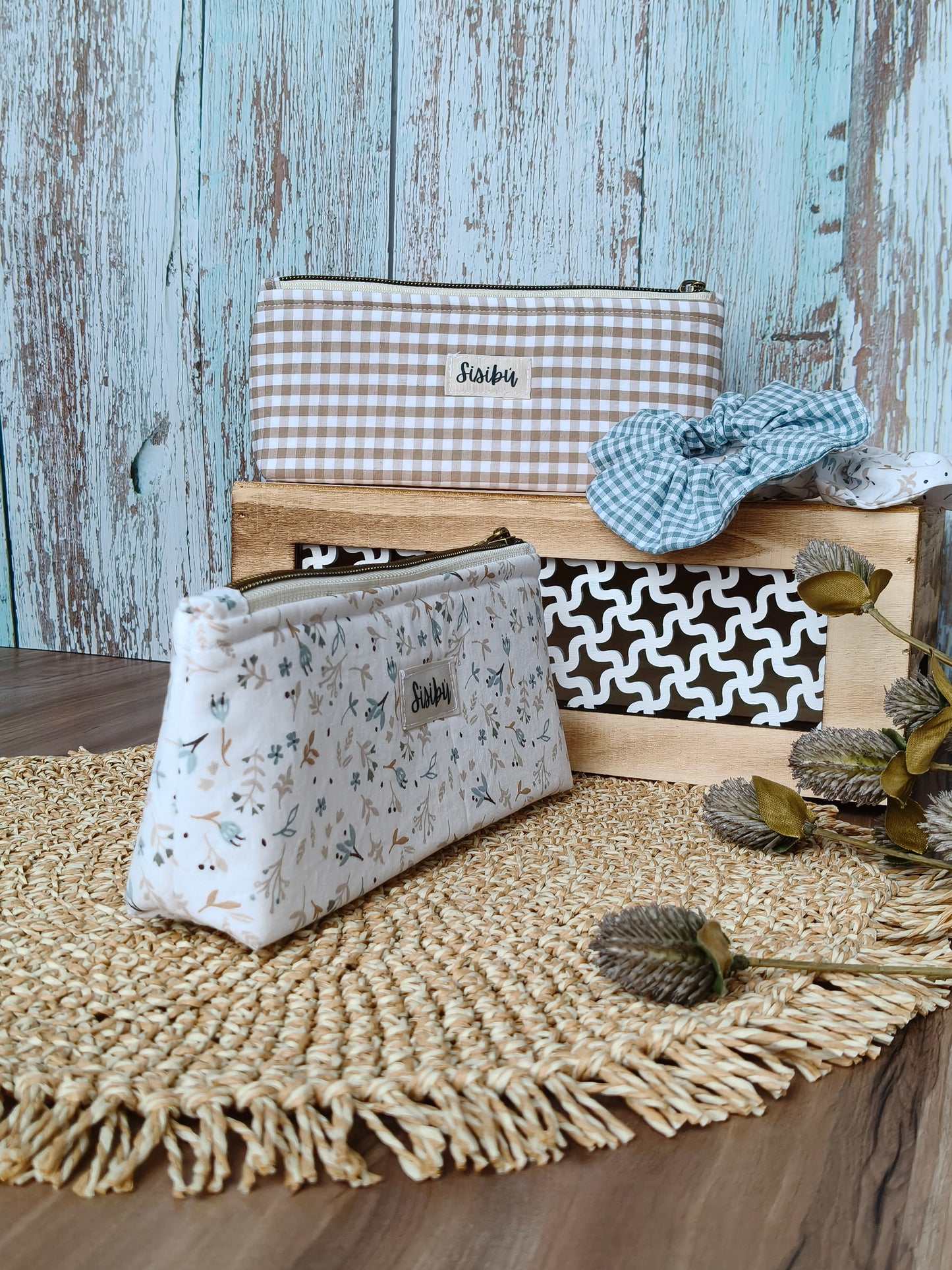 Estuche triangular floral anís
