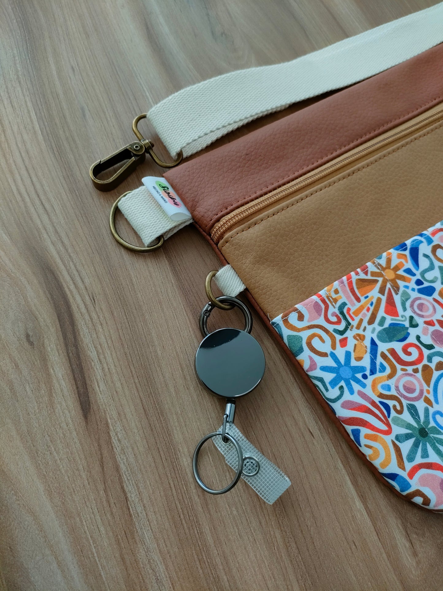 Riñonera Maxi Poppins floral rosa