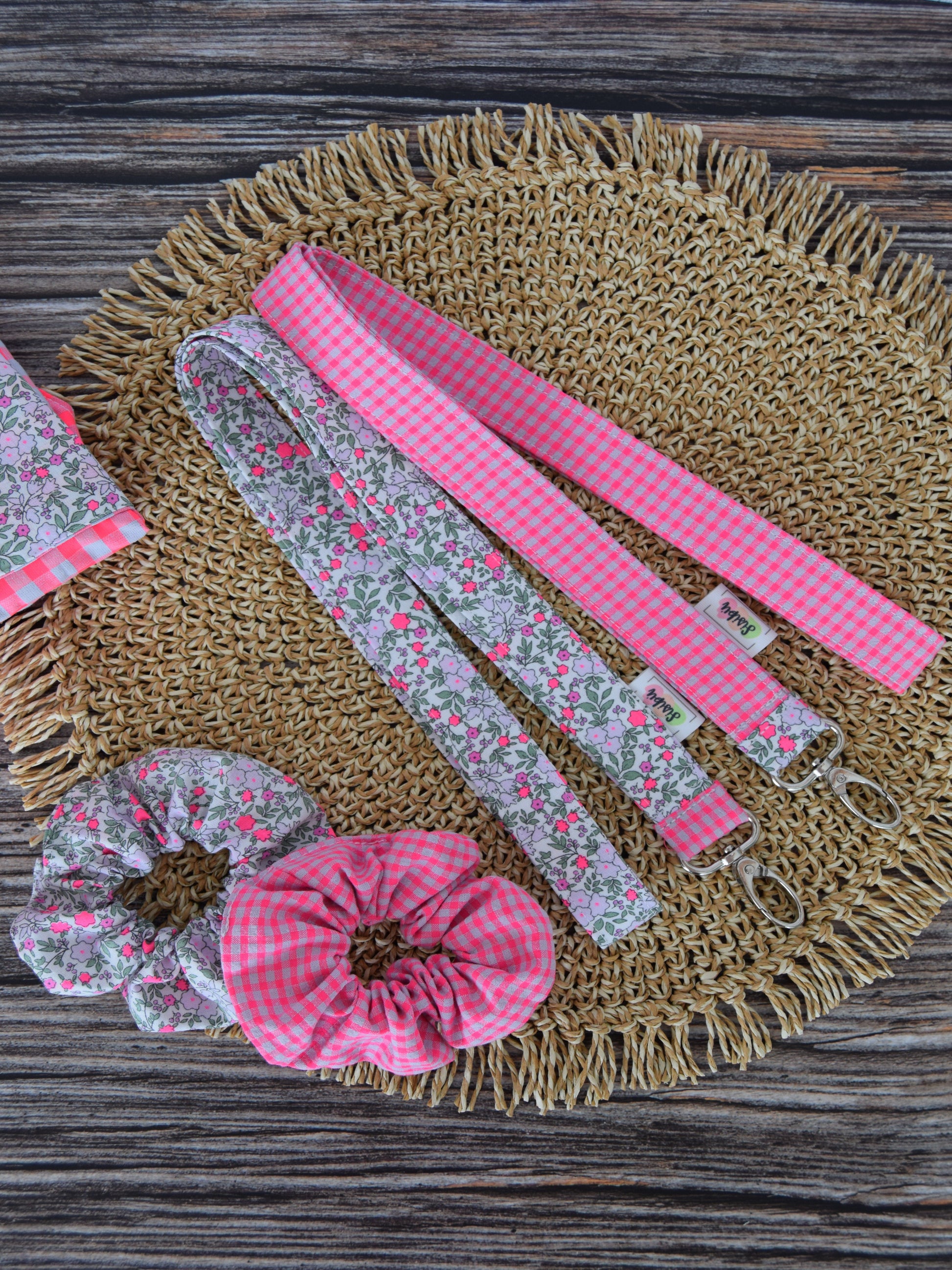 Lanyard cuelgallaves maestra flores