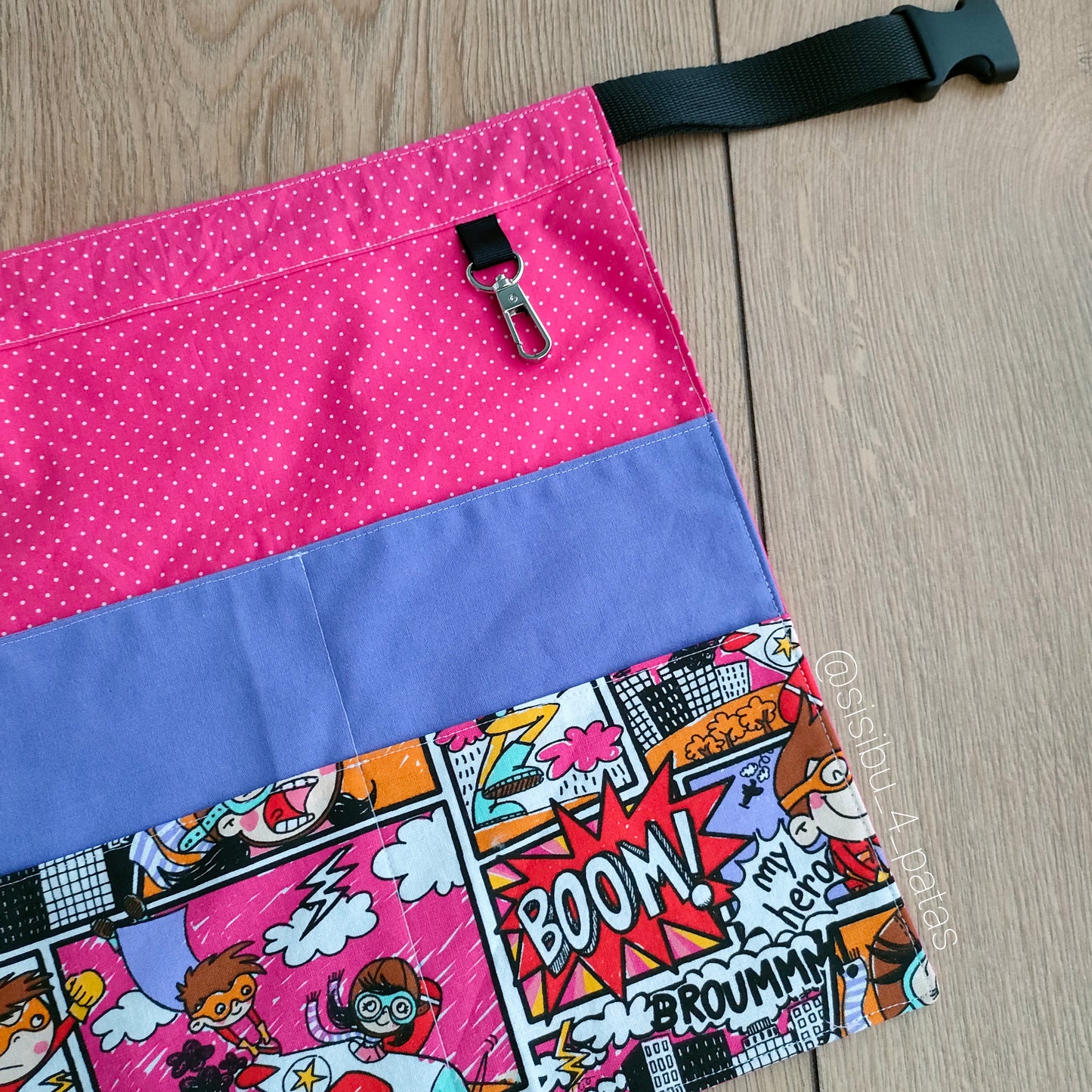 Delantal organizador para maestra cómic