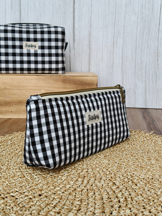 Estuche triangular vichy negro