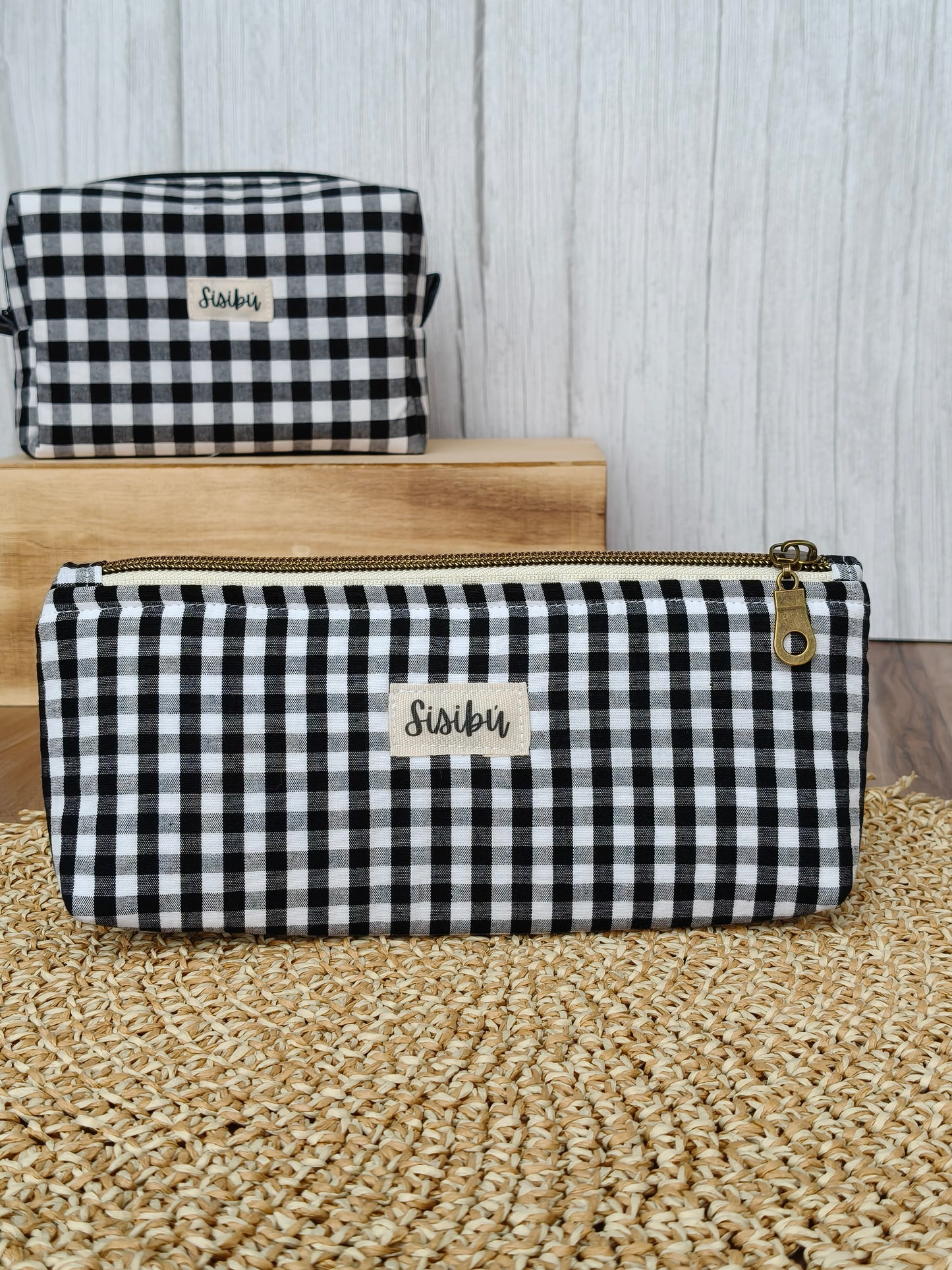 Estuche triangular vichy negro