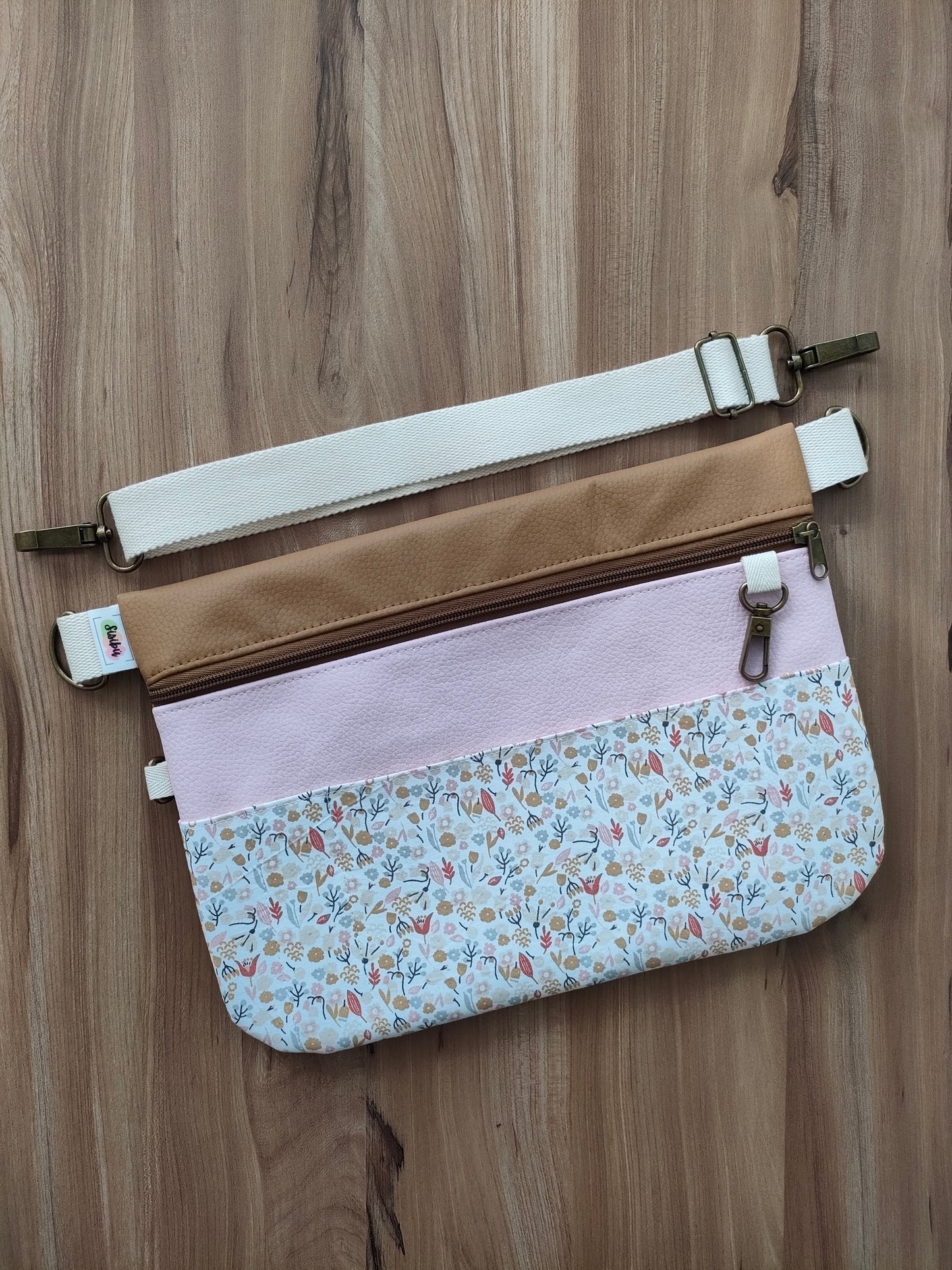 Riñonera Maxi Poppins floral rosa