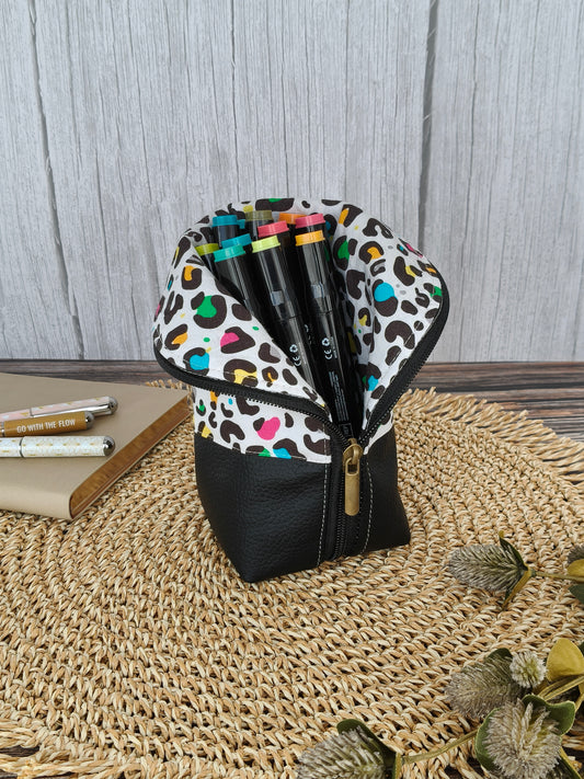 Estuche vertical animal print