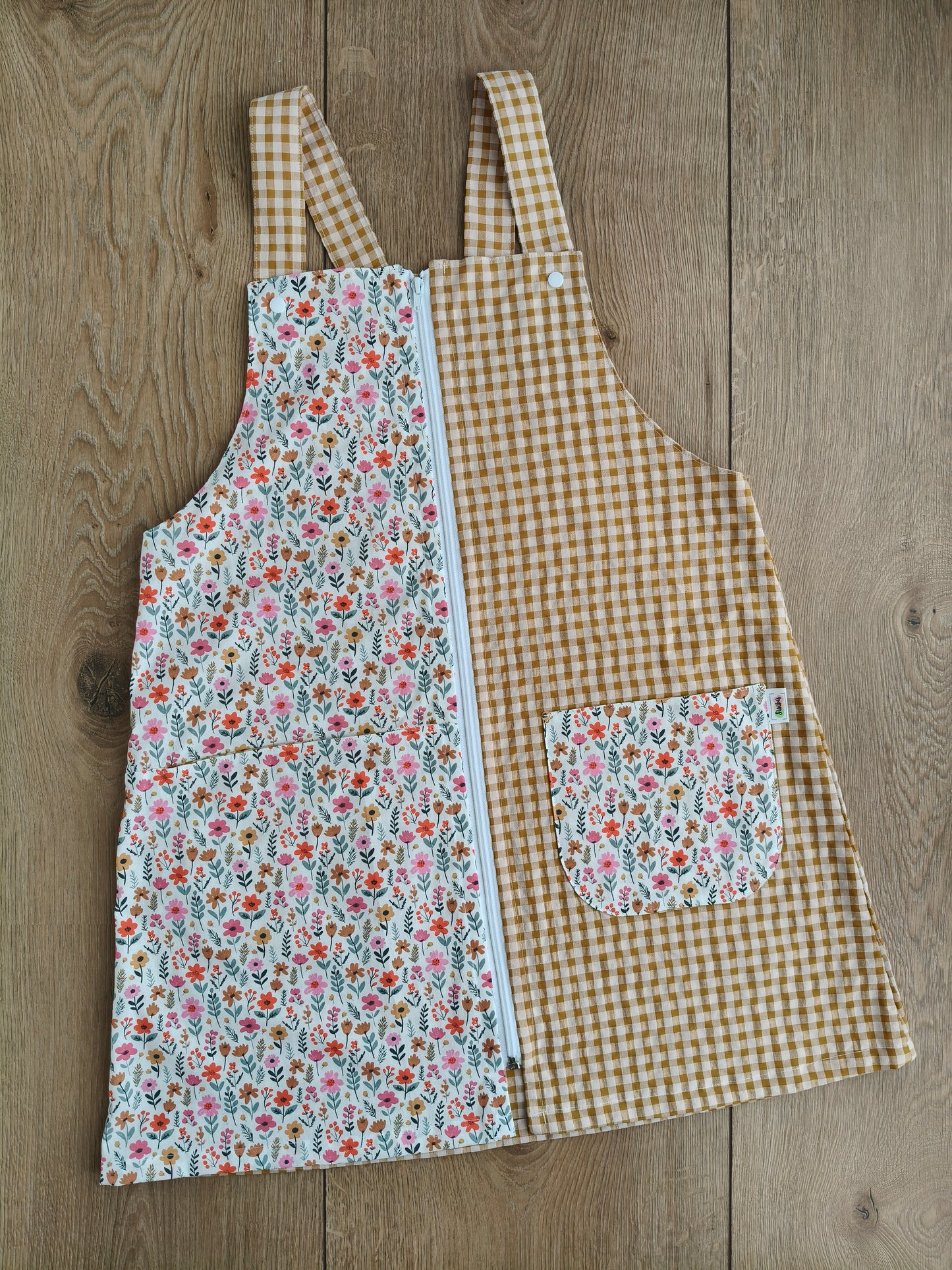 Pichi maestra Flora caramelo